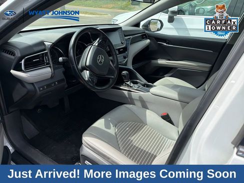 Used 2023 Toyota Camry SE image 10
