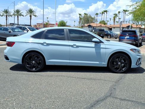 Certified 2026 Volkswagen Jetta SE w/ Black Wheel Package FWD image 8