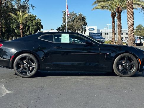 Used 2018 Chevrolet Camaro SS image 2