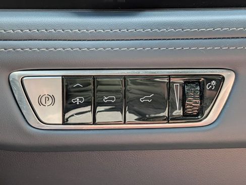 Used 2025 Cadillac Escalade IQ Luxury 2 w/ LPO, Premium Carpet Package AWD/4WD image 40
