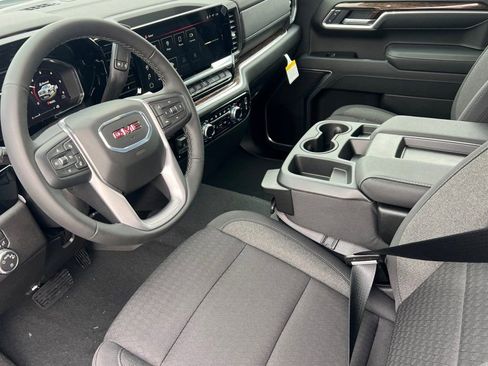 New 2026 GMC Sierra 1500 SLE w/ X31 Off-Road Package image 7