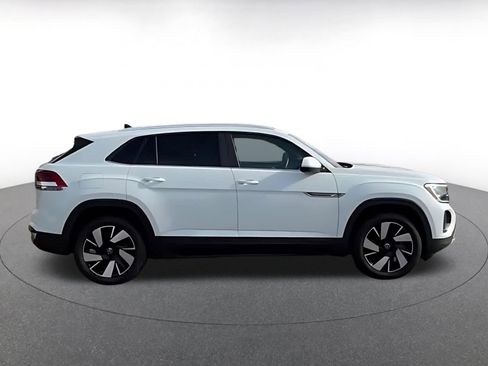 Used 2025 Volkswagen Atlas Cross Sport SE AWD/4WD image 11