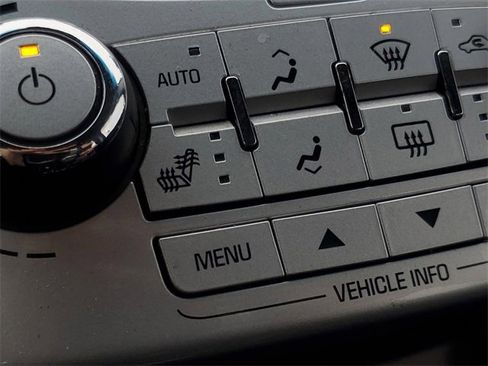 Used 2011 Chevrolet Equinox LT image 20