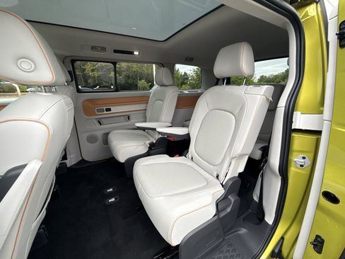 New 2025 Volkswagen ID. Buzz 1st Edition image 23