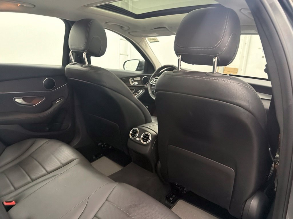 Certified 2019 Mercedes-Benz C 300 Sedan image 28