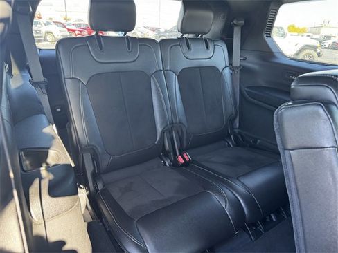 Certified 2024 Jeep Grand Cherokee L Laredo image 17