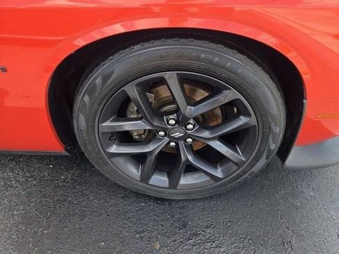 Used 2021 Dodge Challenger R/T w/ Driver Convenience Group RWD image 12