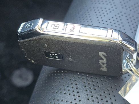 Used 2023 Kia Sorento S w/ Panoramic Sunroof Package image 32