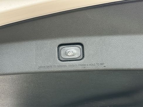 Used 2015 Ford Explorer Limited w/ Equipment Group 301A AWD/4WD image 25