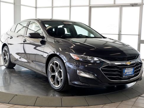 Used 2023 Chevrolet Malibu LT FWD image 2