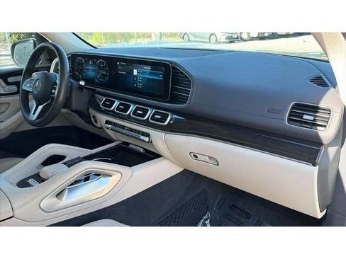 Used 2020 Mercedes-Benz GLS 450 4MATIC image 40
