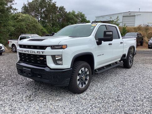 Used 2021 Chevrolet Silverado 2500 Custom w/ Custom Value Package AWD/4WD image 2