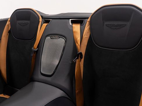 Used 2024 Aston Martin DB12 Convertible image 63