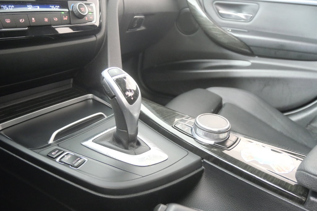Used 2018 BMW 330i Sedan w/ Convenience Package RWD image 25