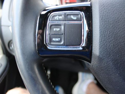 Used 2017 Dodge Grand Caravan SE FWD image 16