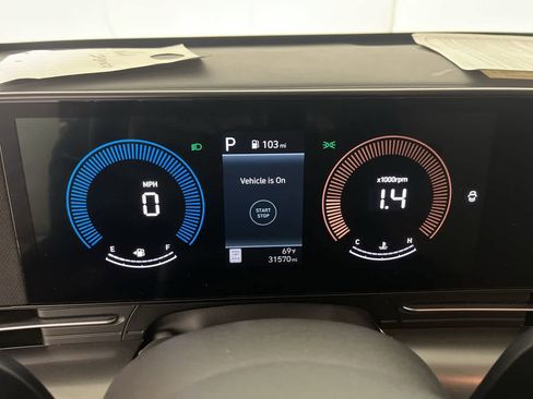 Used 2025 Hyundai Kona SEL image 17