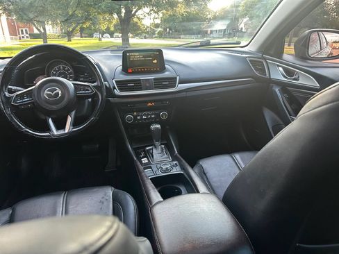 Used 2017 MAZDA MAZDA3 Touring w/ Popular Equipment Package FWD image 17