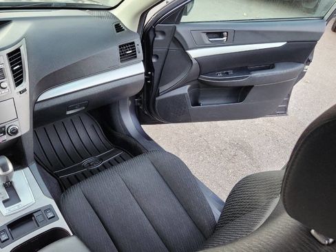 Used 2011 Subaru Outback 2.5i Premium w/ All-Weather Pkg image 32