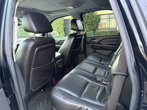 Used 2007 Cadillac Escalade AWD w/ Information Package image 24