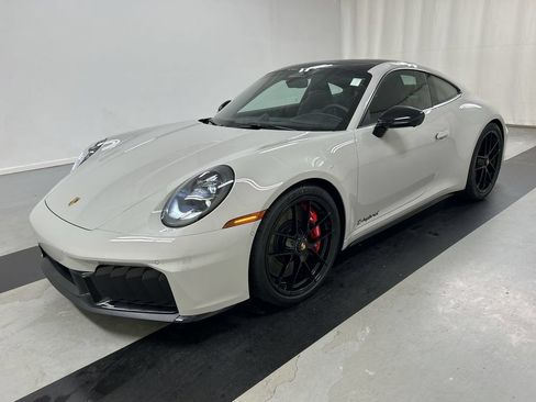 Certified 2026 Porsche 911 Carrera GTS RWD image 5