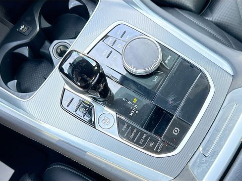 Used 2023 BMW X6 xDrive40i w/ M Sport Package image 29