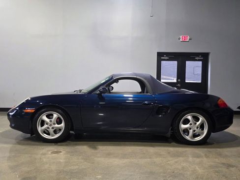Used 1999 Porsche Boxster RWD image 25
