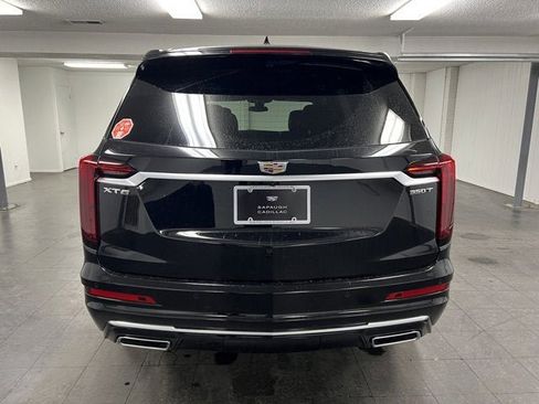 New 2025 Cadillac XT6 Luxury image 4