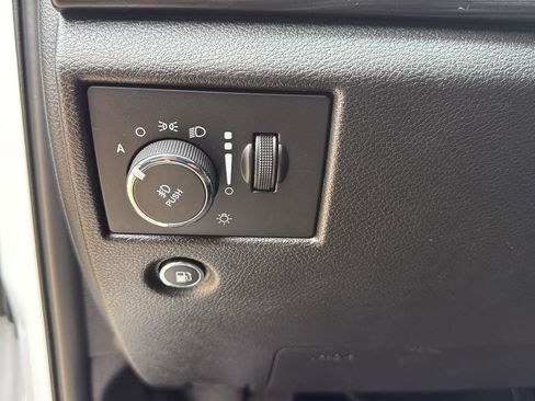 Used 2021 Jeep Grand Cherokee Laredo X image 12