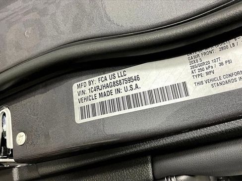 New 2025 Jeep Grand Cherokee Laredo image 9