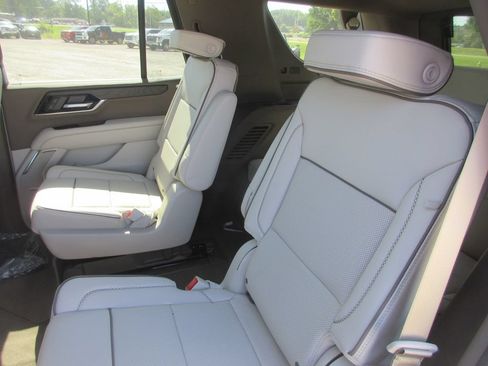 New 2026 GMC Yukon Denali w/ Sun & Power Step Package AWD/4WD image 12