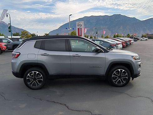 Used 2023 Jeep Compass Limited image 2