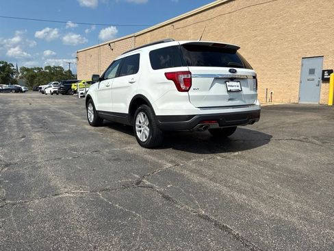 Used 2018 Ford Explorer XLT w/ Equipment Group 201A AWD/4WD image 4