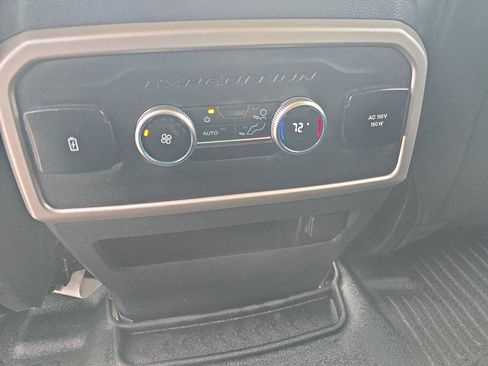 Used 2024 Ford Expedition Max XLT image 17