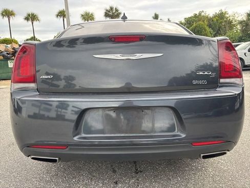 Used 2019 Chrysler 300 S image 3