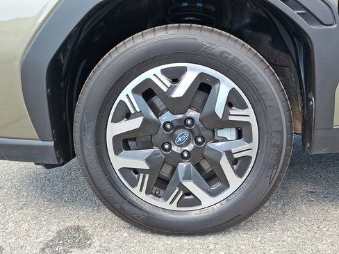 Used 2025 Subaru Forester Premium image 8