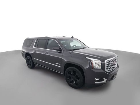 Used 2018 GMC Yukon XL Denali w/ Denali Ultimate Package AWD/4WD image 3