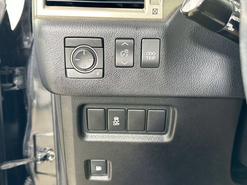 Used 2014 Lexus GX 460 AWD/4WD image 26