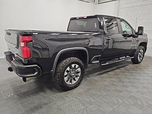 Used 2024 Chevrolet Silverado 2500 Custom w/ Custom Value Package image 8