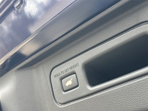 New 2025 Honda Pilot Touring image 9