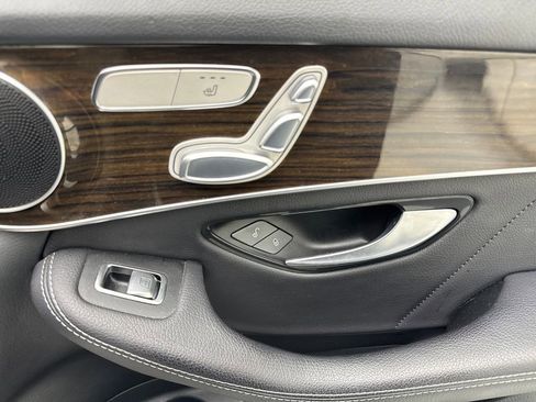 Used 2022 Mercedes-Benz GLC 300 4MATIC image 46