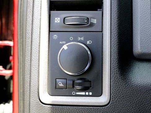 Used 2019 RAM 1500 Tradesman w/ Chrome Plus Package RWD image 21