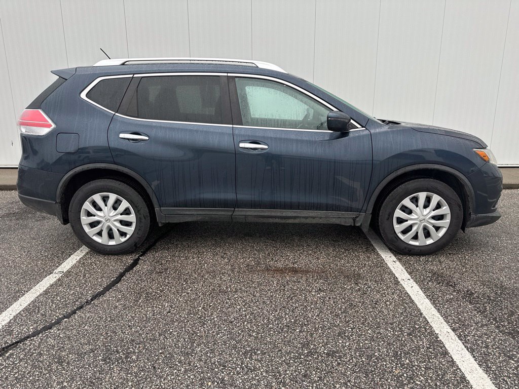 Used 2016 Nissan Rogue S w/ Appearance Package AWD/4WD image 9