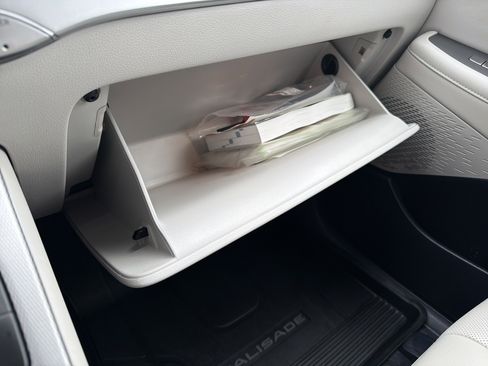 Used 2022 Hyundai Palisade SEL w/ Premium Package image 24