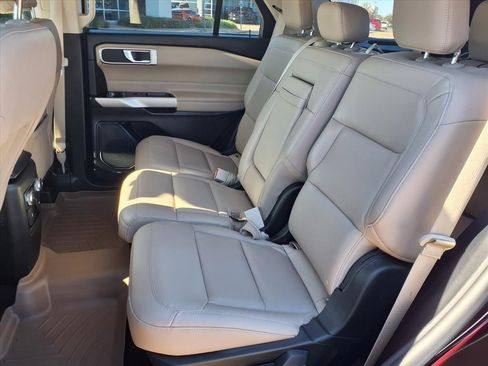 Certified 2022 Ford Explorer XLT w/ Equipment Group 202A image 19