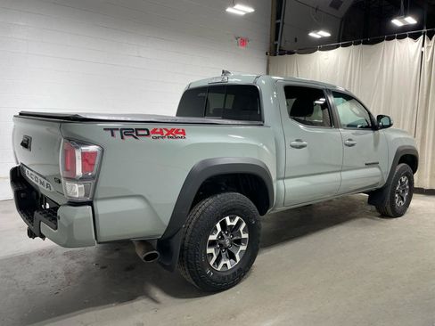 Used 2023 Toyota Tacoma TRD Off-Road w/ TRD Premium Off Road Package AWD/4WD image 4