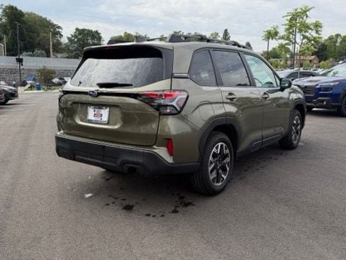 Used 2026 Subaru Forester Premium AWD/4WD image 3