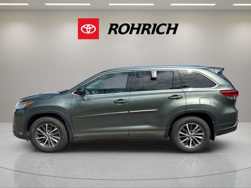 Used 2017 Toyota Highlander XLE AWD/4WD image 8