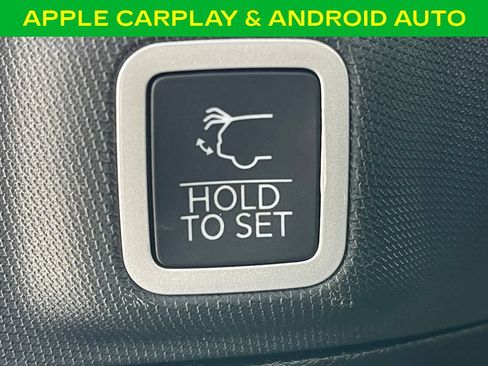 Used 2023 Jeep Grand Cherokee Altitude AWD/4WD image 13