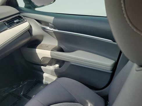 Used 2021 Toyota Camry LE FWD image 13