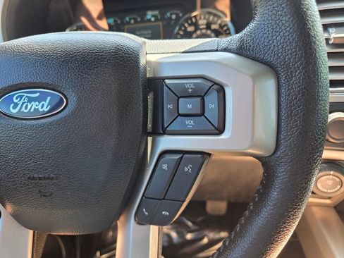 Used 2016 Ford F150 Lariat RWD image 31